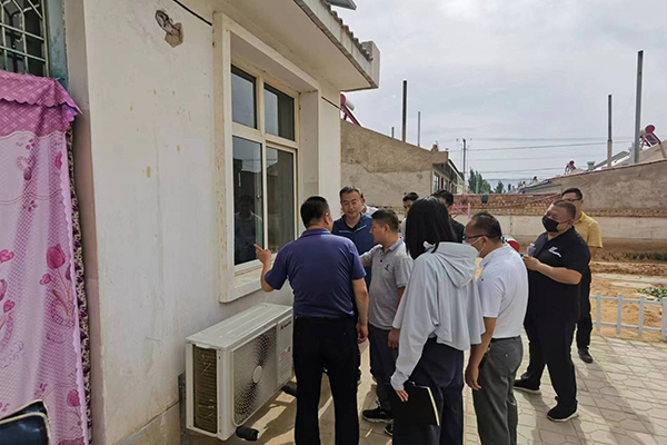 宁夏农村农牧厅组织专家考察艾尼公司在青铜峡同进村实施的农村清洁农户、清洁能源供暖示范项目