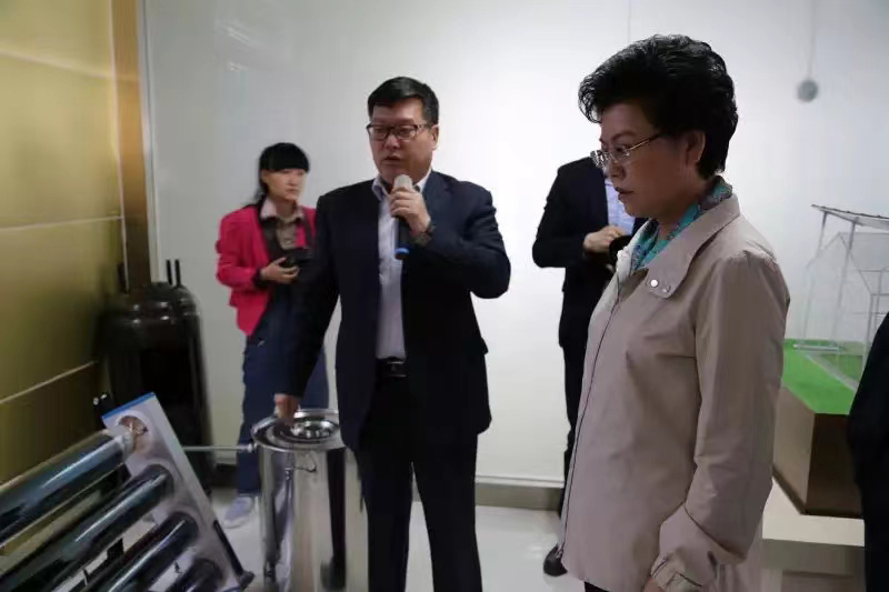 董事长讲解产品